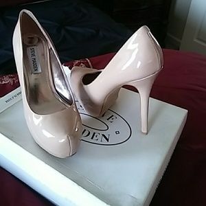 Beautiful Steve Madden pumps